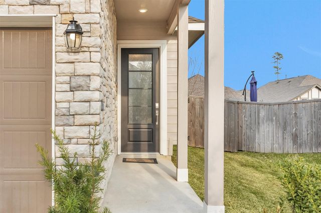 677 Royal Arch Drive, Conroe, TX 77304