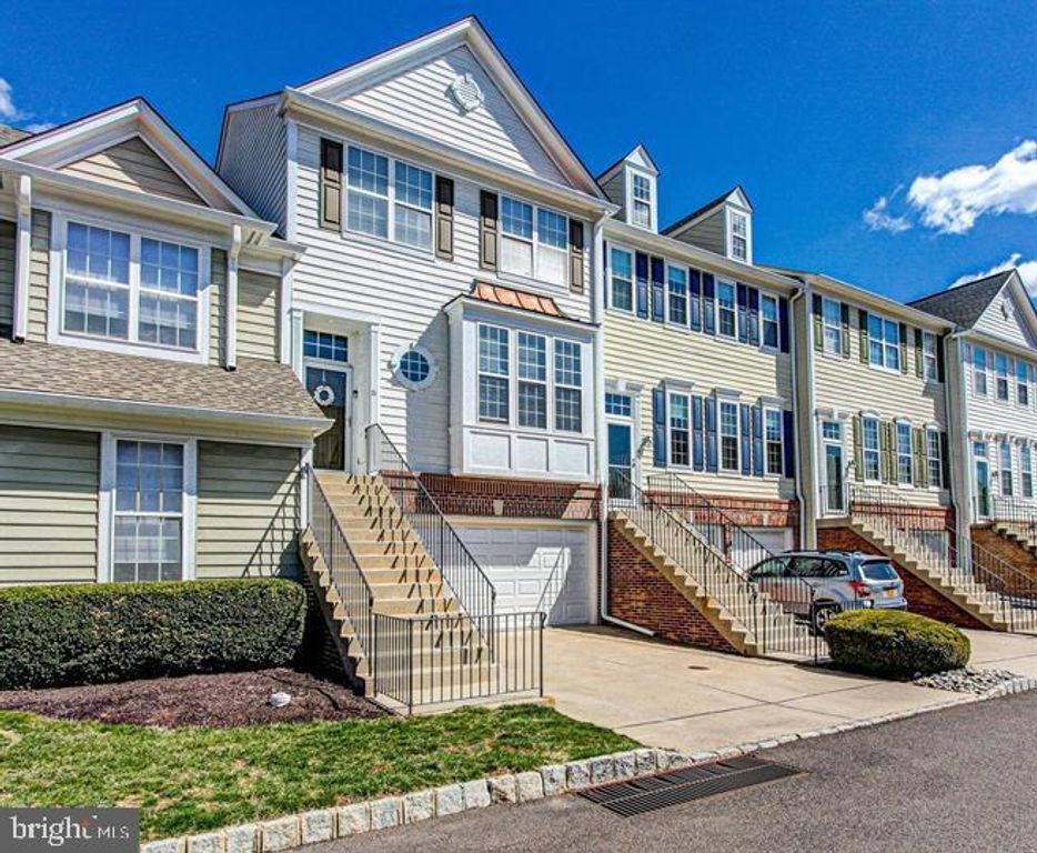 21 CHARTER OAK CT, Doylestown, PA 18901