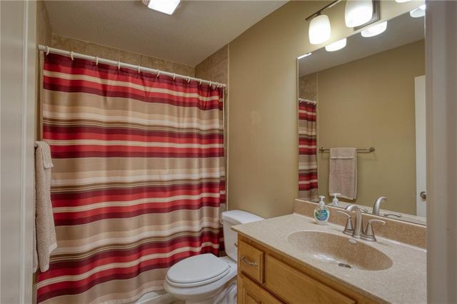 8014 Summit Street, Lenexa, KS 66215