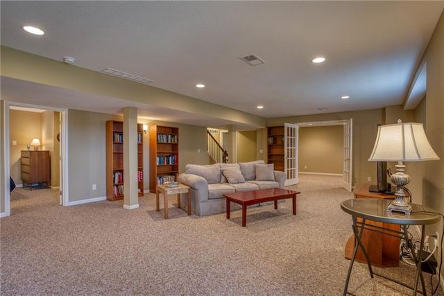 8014 Summit Street, Lenexa, KS 66215