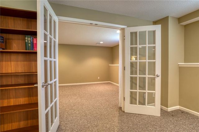 8014 Summit Street, Lenexa, KS 66215