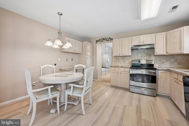 10 CAROLINA WAY, Mount Laurel, NJ 08054