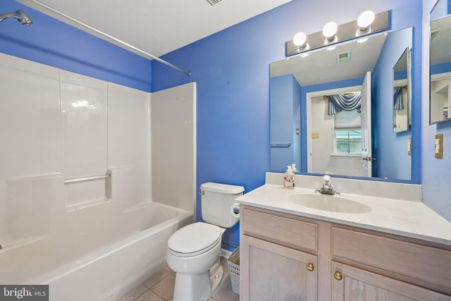 10 CAROLINA WAY, Mount Laurel, NJ 08054