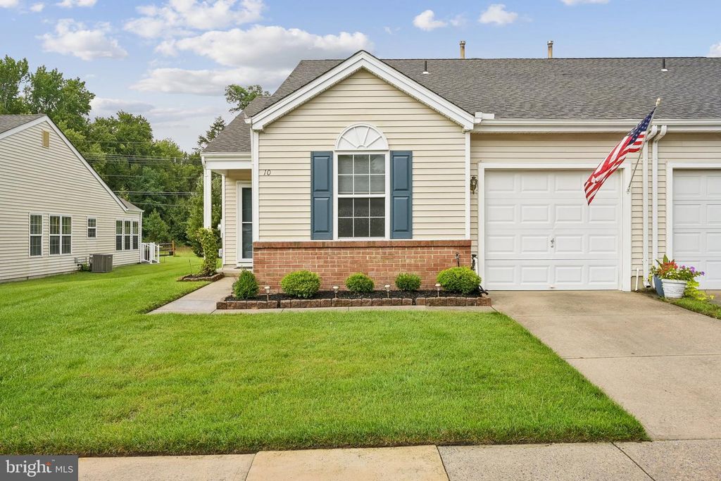 10 CAROLINA WAY, Mount Laurel, NJ 08054