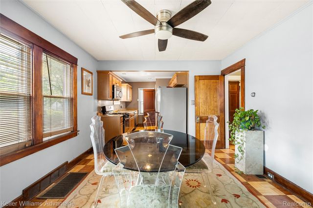 1449 Wayburn Street, Grosse Pointe, MI 48230