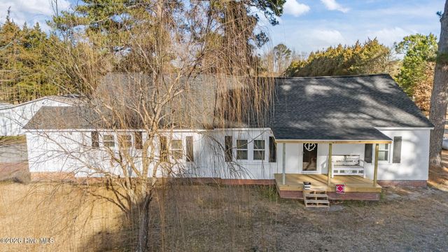 5947 Elks Road, Grimesland, NC 27837