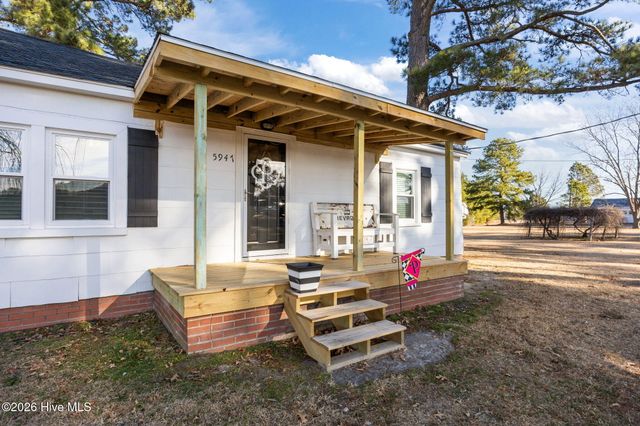 5947 Elks Road, Grimesland, NC 27837