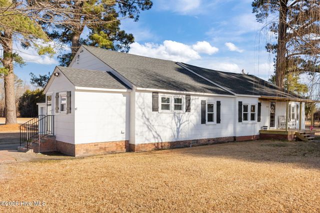 5947 Elks Road, Grimesland, NC 27837