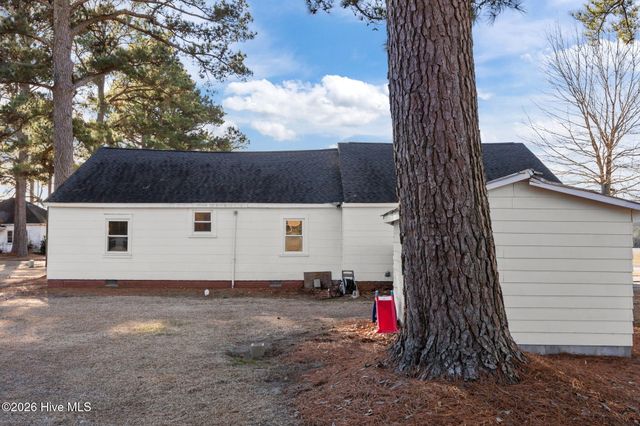 5947 Elks Road, Grimesland, NC 27837