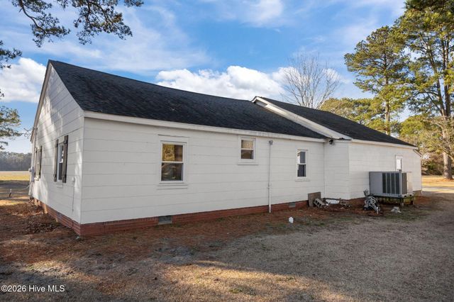 5947 Elks Road, Grimesland, NC 27837