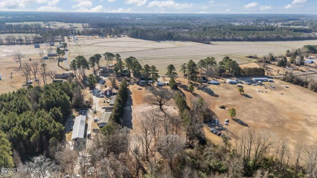 5947 Elks Road, Grimesland, NC 27837