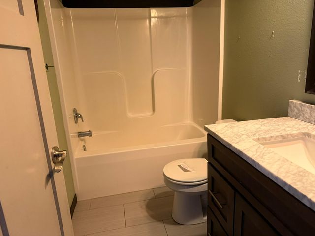 110 4th Place SW, Geneva, MN 56035