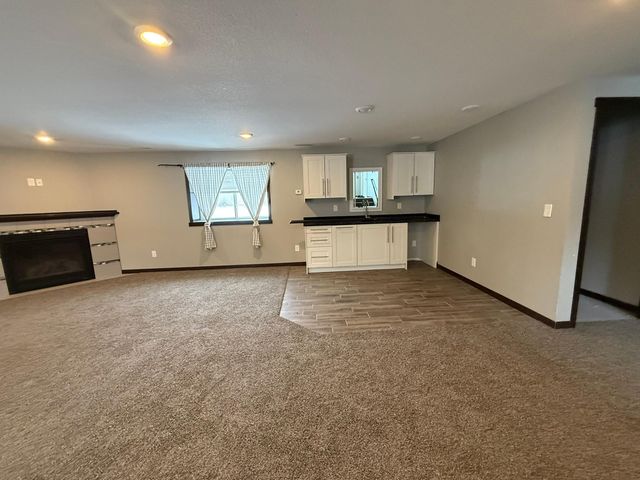 110 4th Place SW, Geneva, MN 56035