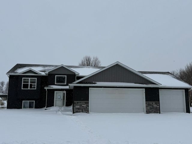 110 4th Place SW, Geneva, MN 56035