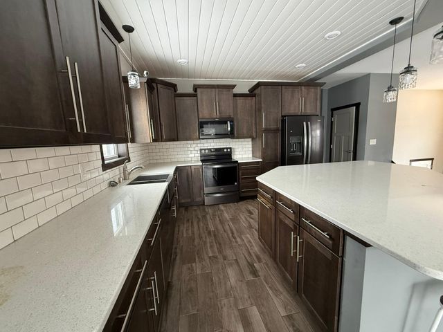 110 4th Place SW, Geneva, MN 56035