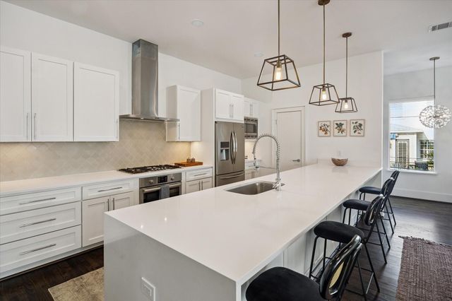 2007 Brun Street C, Houston, TX 77019