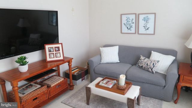 25 CHICKADEE WAY, Hamilton, NJ 08690