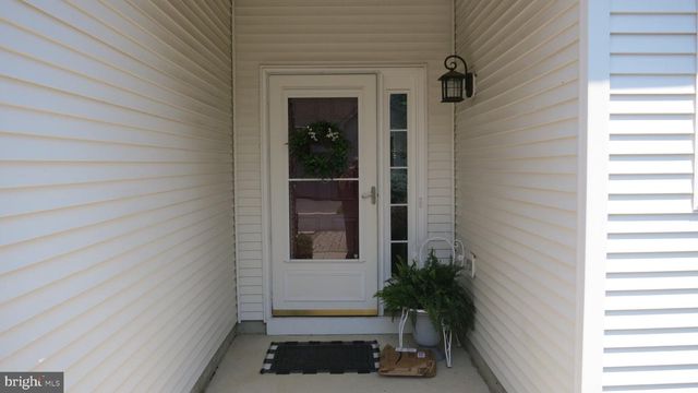 25 CHICKADEE WAY, Hamilton, NJ 08690