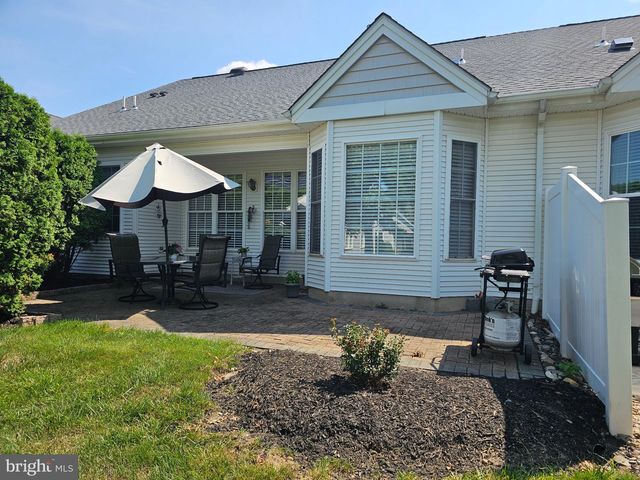 25 CHICKADEE WAY, Hamilton, NJ 08690