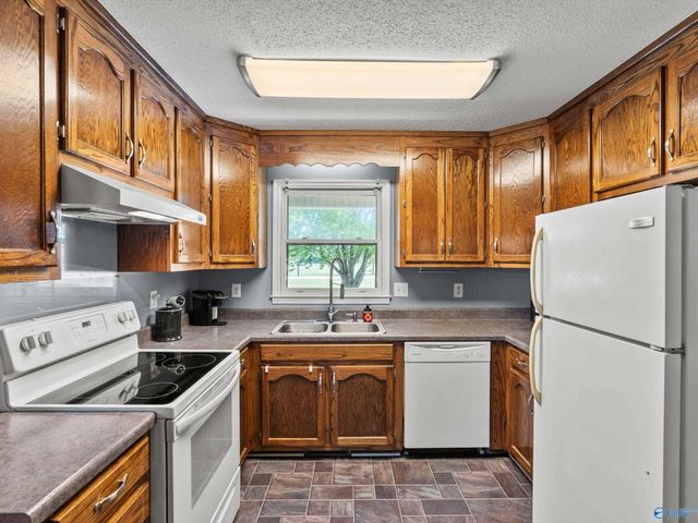 6934 Old Railroad Bed Road, Toney, AL 35773