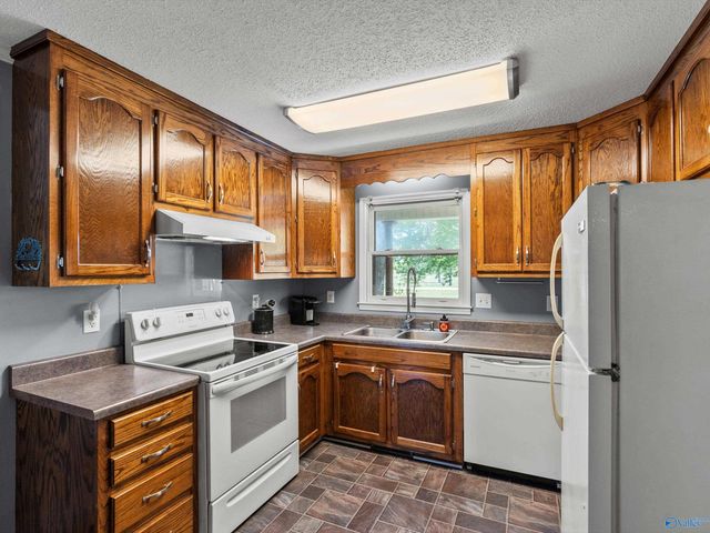 6934 Old Railroad Bed Road, Toney, AL 35773