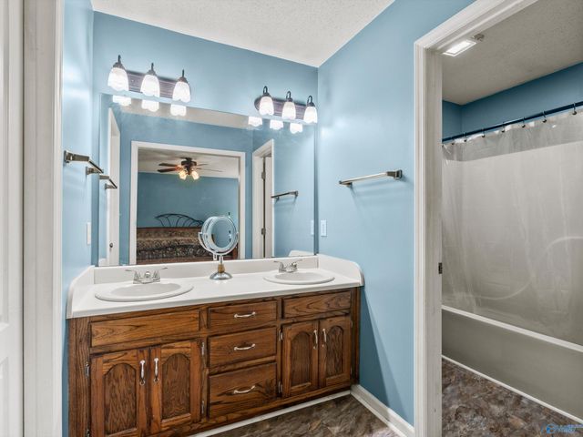 6934 Old Railroad Bed Road, Toney, AL 35773