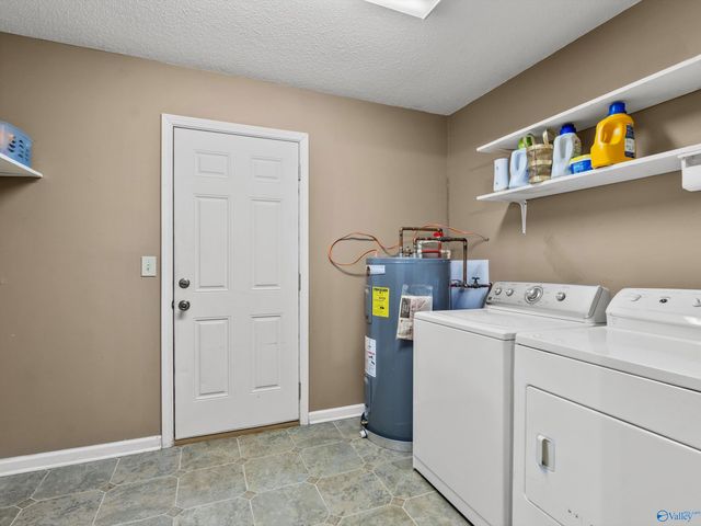 6934 Old Railroad Bed Road, Toney, AL 35773