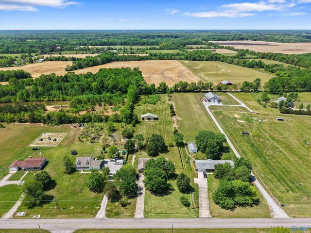 6934 Old Railroad Bed Road, Toney, AL 35773