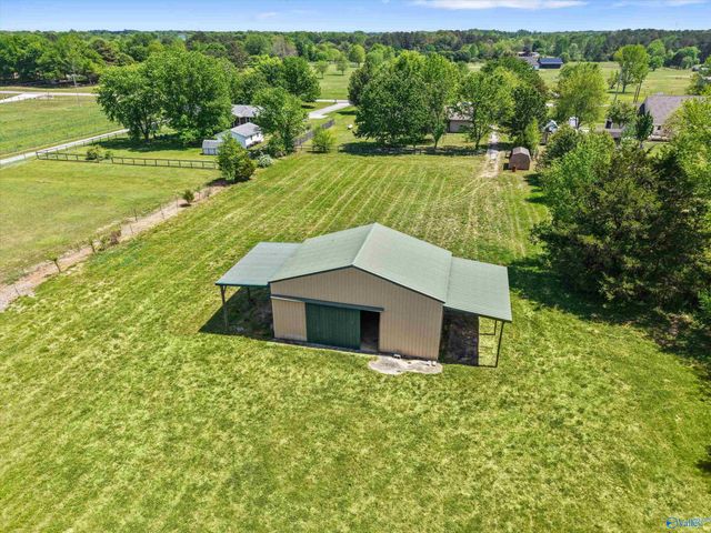 6934 Old Railroad Bed Road, Toney, AL 35773