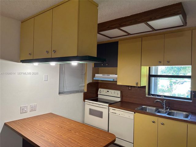 1411 SW 24th Ct 1-2, Fort Lauderdale, FL 33315