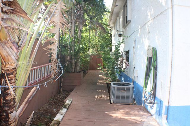 1411 SW 24th Ct 1-2, Fort Lauderdale, FL 33315