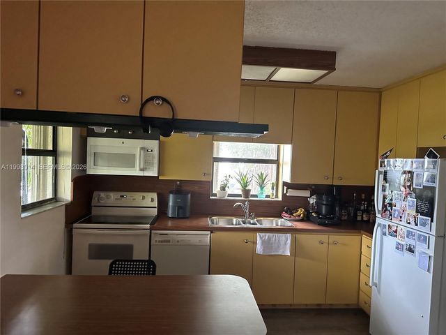 1411 SW 24th Ct 1-2, Fort Lauderdale, FL 33315