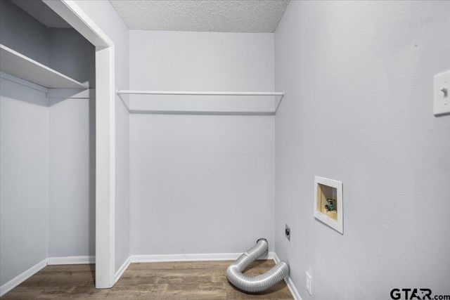 897 Christopher Dr, Whitehouse, TX 75791