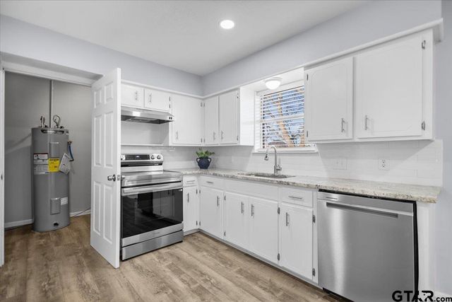 897 Christopher Dr, Whitehouse, TX 75791