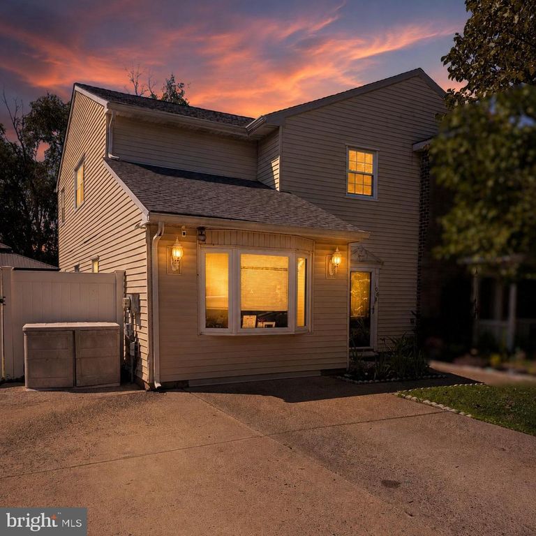 106 WINFIELD CT, Fairless Hills, PA 19030