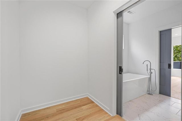 956 Herndon NW Street, Atlanta, GA 30318