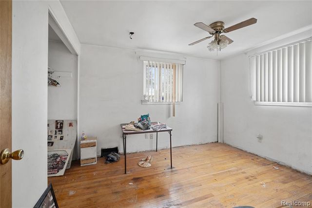 27483 Norma Drive, Warren, MI 48093