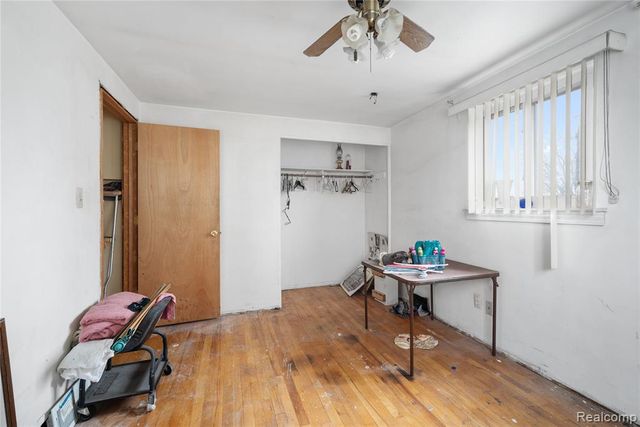 27483 Norma Drive, Warren, MI 48093