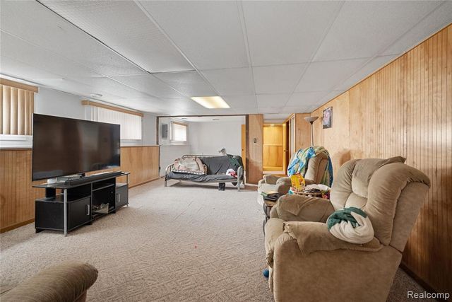 27483 Norma Drive, Warren, MI 48093