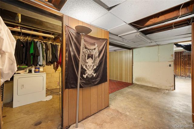 27483 Norma Drive, Warren, MI 48093