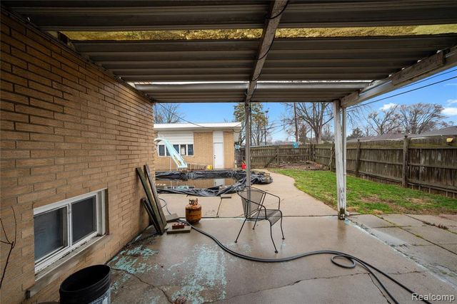 27483 Norma Drive, Warren, MI 48093