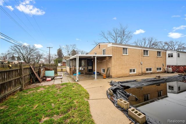 27483 Norma Drive, Warren, MI 48093