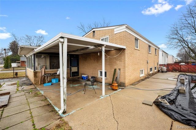 27483 Norma Drive, Warren, MI 48093