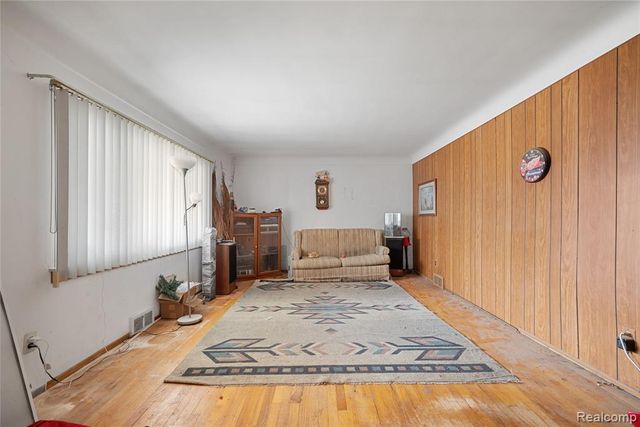 27483 Norma Drive, Warren, MI 48093