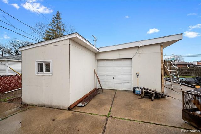 27483 Norma Drive, Warren, MI 48093