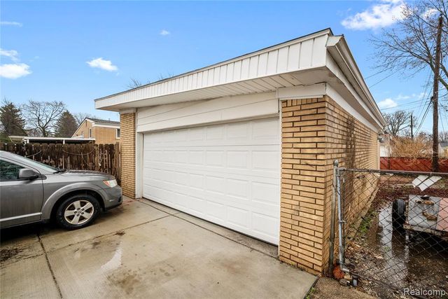 27483 Norma Drive, Warren, MI 48093