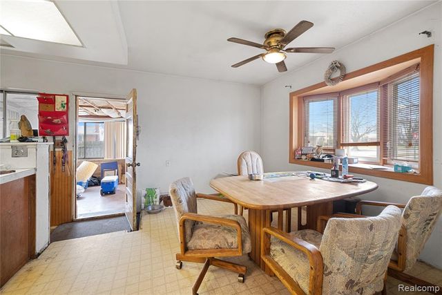 27483 Norma Drive, Warren, MI 48093