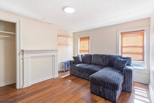 805 4Th Ave, Elizabeth City, NJ 07202