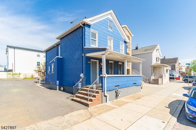 805 4Th Ave, Elizabeth City, NJ 07202