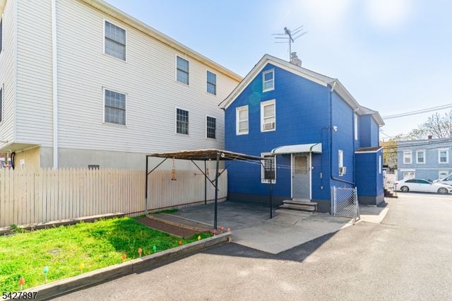 805 4Th Ave, Elizabeth City, NJ 07202